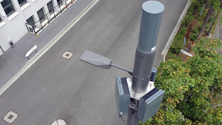 Hesse's first smart 5G street light in operation in the mobile network of Telefónica Deutschland / O2: Picture credits, Abel Mobilfunk Hesse's first smart 5G street light in operation in the mobile network of Telefónica Deutschland / O2: Picture credits, Abel Mobilfunk