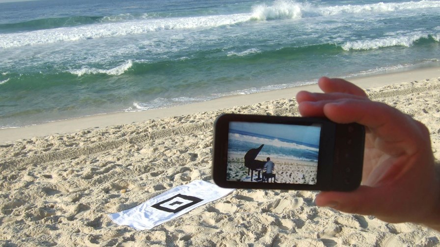 via Flickr © sndrv (CC BY 2.0) via Flickr © sndrv (CC BY 2.0)