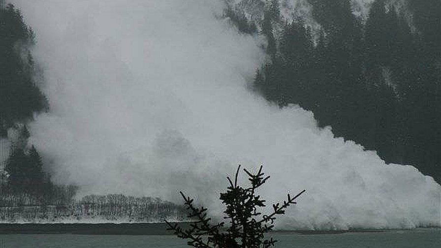 via Flickr © Umnak (CC BY-SA 2.0) via Flickr © Umnak (CC BY-SA 2.0)
