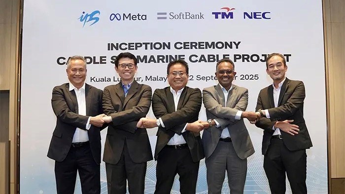 Executives from key Candle partners at the project's signing ceremony held in Kuala Lumpur, Malaysia.
