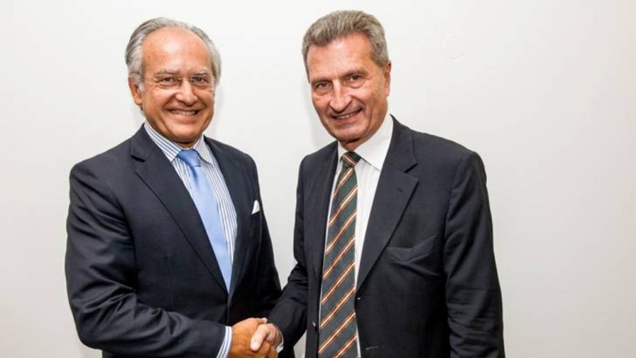 ACEA Secretary General, Erik Jonnaert, and Commissioner Günther Oettinger, fresh from today’s early morning meeting © ACEA ACEA Secretary General, Erik Jonnaert, and Commissioner Günther Oettinger, fresh from today’s early morning meeting © ACEA