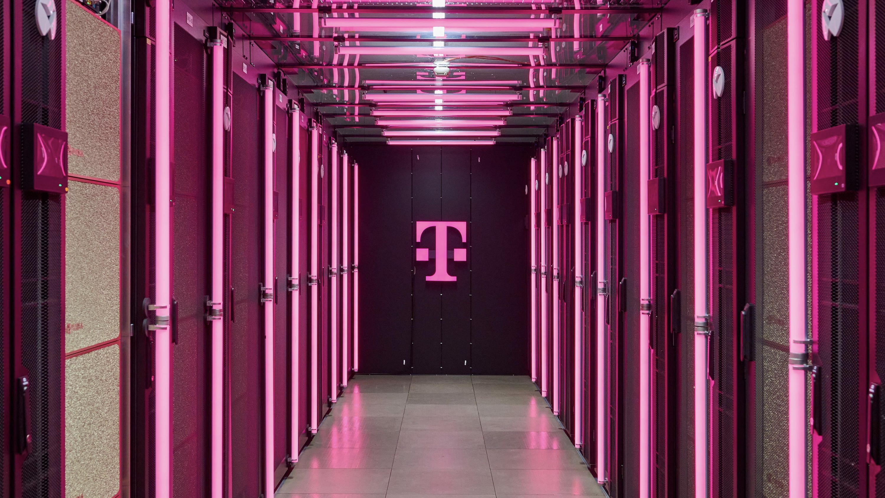 AI factory data visualization for operational efficiency.