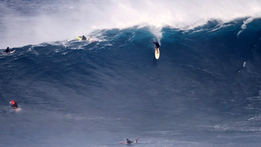 via Flickr © Jeff Rowley Big Wave Surfer (CC BY 2.0) via Flickr © Jeff Rowley Big Wave Surfer (CC BY 2.0)