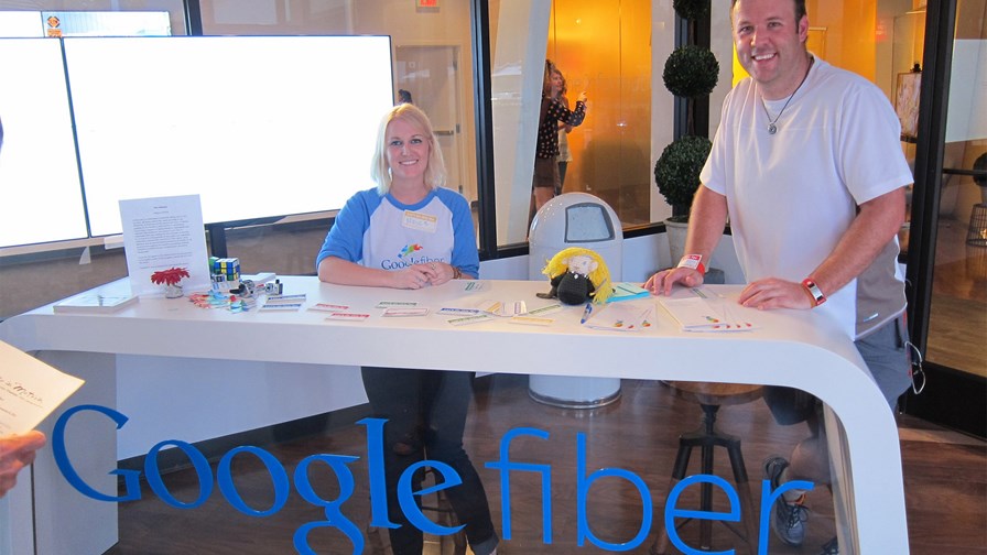 Signing up for Google Fiber in Kansas City © Flickr/cc-licence/UCFFool