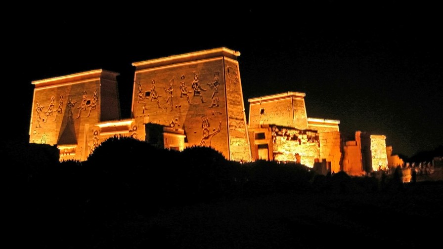 The temple of Isis via Flickr © archer10 (Dennis) (CC BY-SA 2.0) The temple of Isis via Flickr © archer10 (Dennis) (CC BY-SA 2.0)