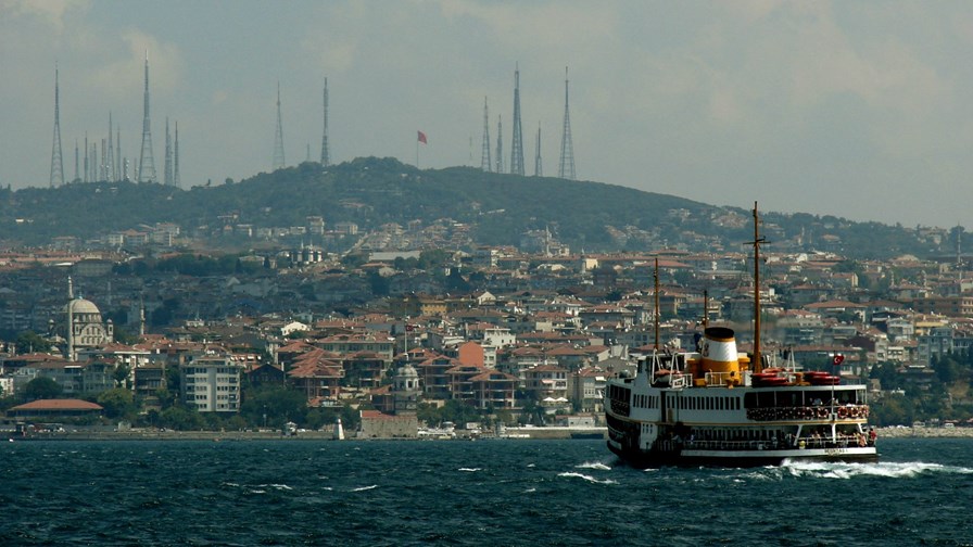 via Flickr © Senol Demir (CC BY 2.0) via Flickr © Senol Demir (CC BY 2.0)
