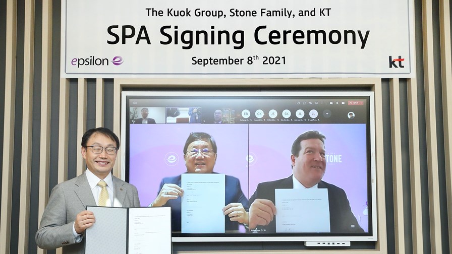 KT Corp’s CEO Hyeon-Mo Ku (left), Kuok Group Chairman Ian Kuok (centre) and Stone Family managing partner Andrew Jonathan (right) 
