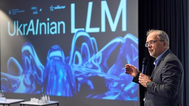 Kyivstar CEO Oleksandr Komarov discusses the development of the Ukrainian LLM.