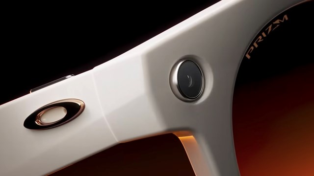 The Oakley Meta HSTN glasses feature an integrated camera and many more tech features.