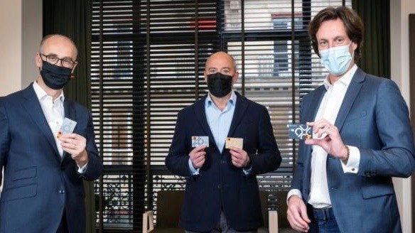 From left to right: Paul de Leusse (CEO of Orange Bank), Stéphane Richard (Orange Chairman and CEO) and Damien Dupouy (Anytime co-founder) From left to right: Paul de Leusse (CEO of Orange Bank), Stéphane Richard (Orange Chairman and CEO) and Damien Dupouy (Anytime co-founder)