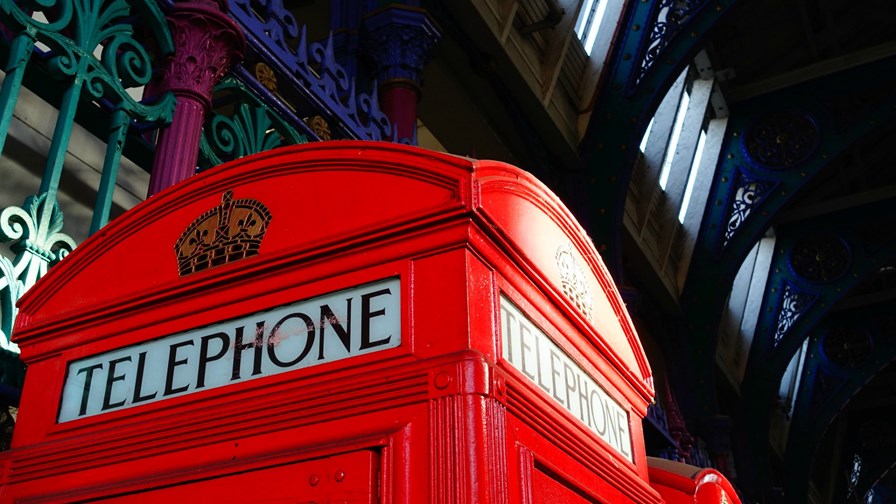 via Flickr © Henry Hemming (CC BY 2.0) via Flickr © Henry Hemming (CC BY 2.0)