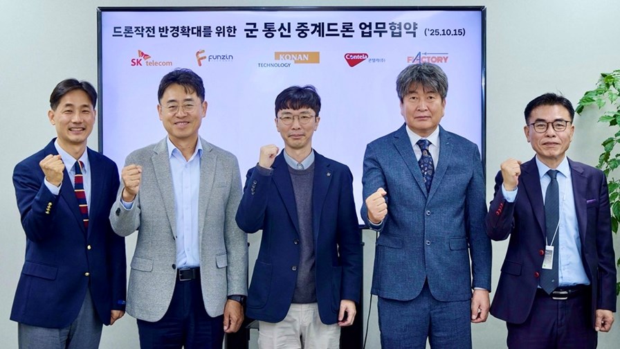 Left to right: Na Kyung-hwan, head of SKT Enterprise Solutions division; Kim Jeong-hoon, Head of Funzin Business Strategy division; Kim Gyu-hoon, head of Konan Technology Defense AI division; Kim Tae-yeon, head of Contela’s mobile tech unit; and Kim Tae-hoon, CEO of Flectory.