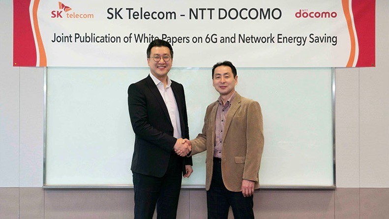 Left to right: Yu Takki, VP and head of Infra Tech Office at SK Telecom, and Takehiro Nakamura, chief technology architect, NTT DOCOMO.
