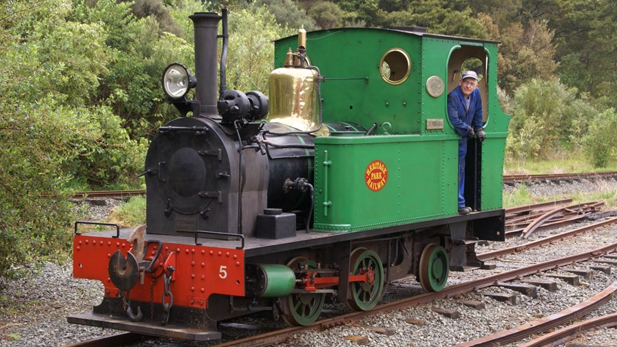 via Flickr © nzsteam (CC BY 2.0) via Flickr © nzsteam (CC BY 2.0)
