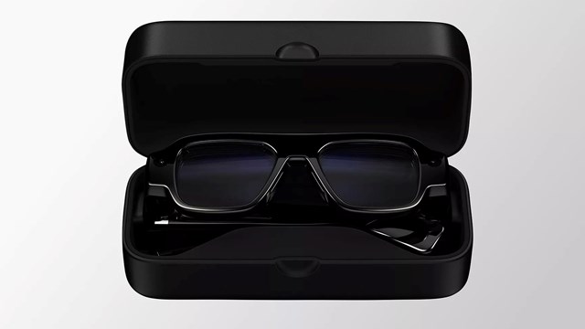 The Charging Case with Cellular for the SPECS AR glasses developed by Snap Inc.