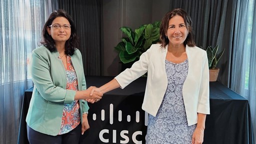 Shailaja Shankar, Senior Vice President and General Manager at Cisco Security Business Group (on the left), and María Jesús Almazor, CEO of Cybersecurity and Cloud at Telefónica Tech (on the right side)