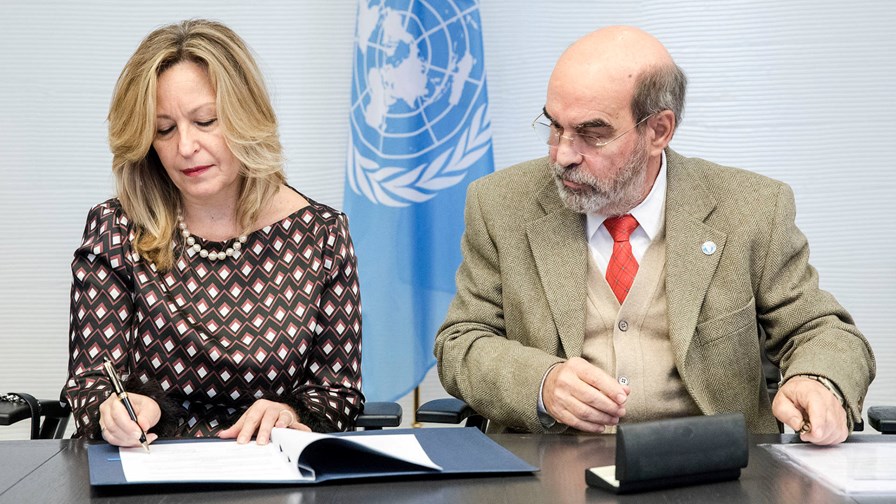 Telefónica's Trinidad Jiménez (left) and FAO Director General, José Graziano da Silva © UN FAO/Giuseppe Carotenuto