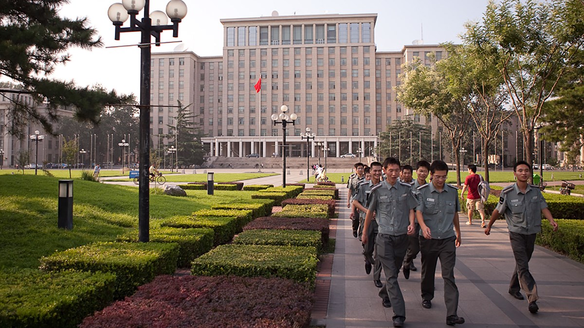 Ranging university. Циньхуа университет Цинхуа. Университет Цинь Пекин. Университет Цинхуа в Китае, Пекин. Пекинский кампус университета Цинхуа.