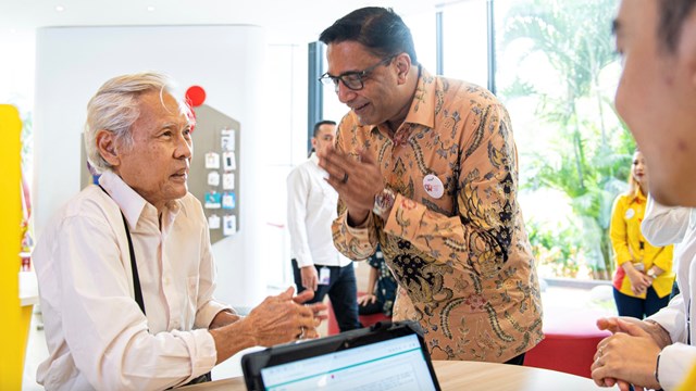 Vikram Sinha is getting a further five years as CEO at Indonesia's Indosat Ooredoo Hutchison (IOH).