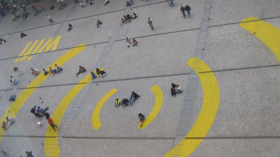 via Flickr © Arkangel (CC BY-SA 2.0) via Flickr © Arkangel (CC BY-SA 2.0)