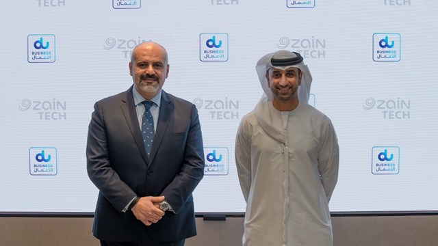 Andrew Hanna, ZainTech CEO (left) and Fahad Al Hassawi, du CEO (right)